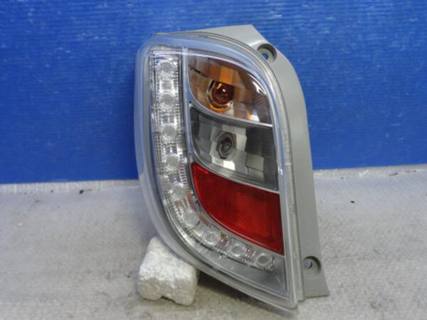 Daihatsu mira Taillight