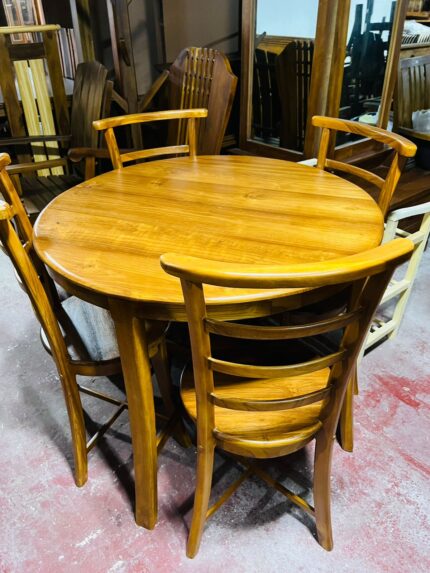 Treated Mahogany Round Dining Table With 4 Chairs