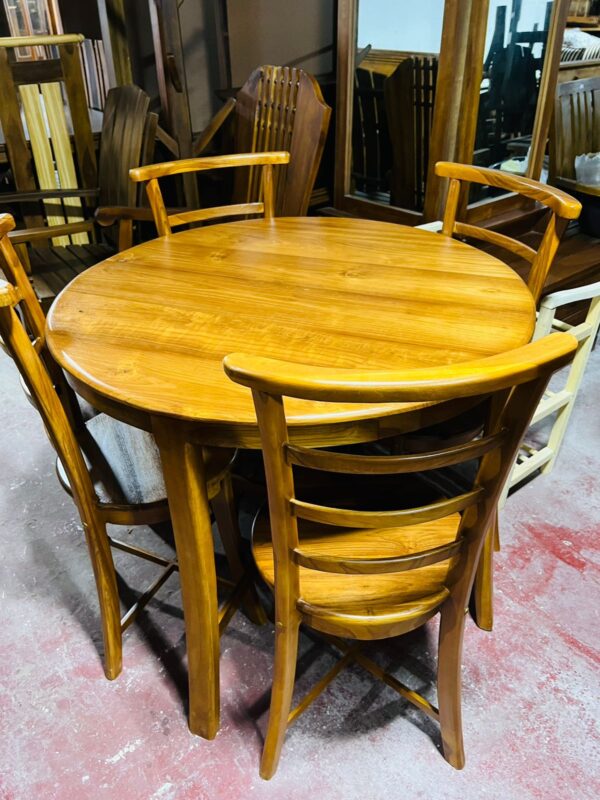 Treated Mahogany Round Dining Table With 4 Chairs