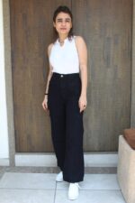 Women Regular High Rise Black Jeans - Image 2