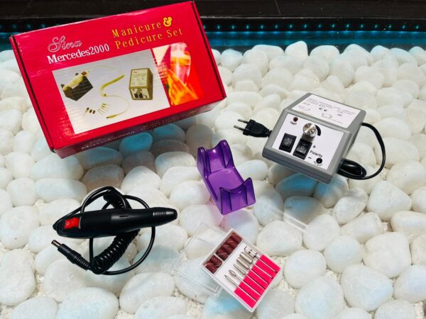 Mercedes 2000 Manicure & Pedicure Set