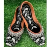 Women Embroidered with Mojari Jutti Jutis Shoe - Image 5
