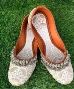 Women Embroidered with Mojari Jutti Jutis Shoe - Image 4