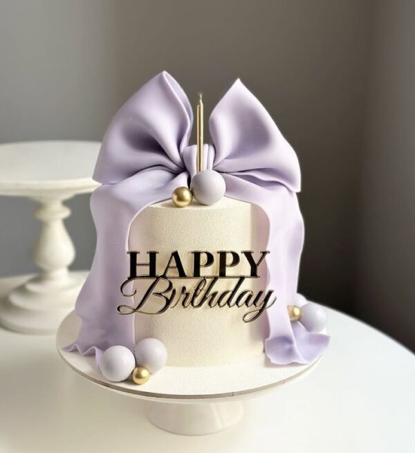 Bow cake