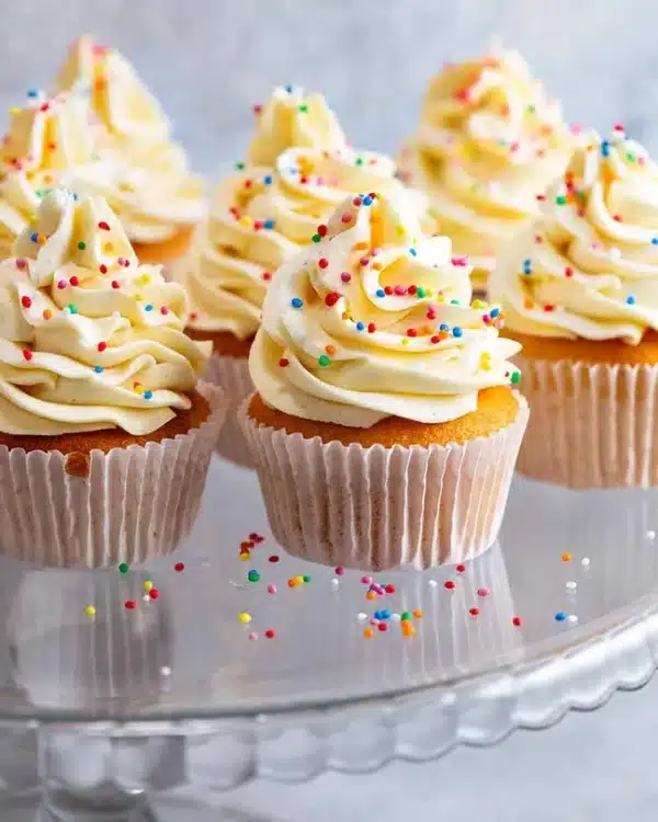 Vanila Delight Cupcake 1 Piece