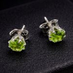 Vintage-Inspired Peridot Crown Solitaires - Image 4