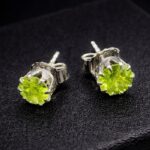 Vintage-Inspired Peridot Crown Solitaires